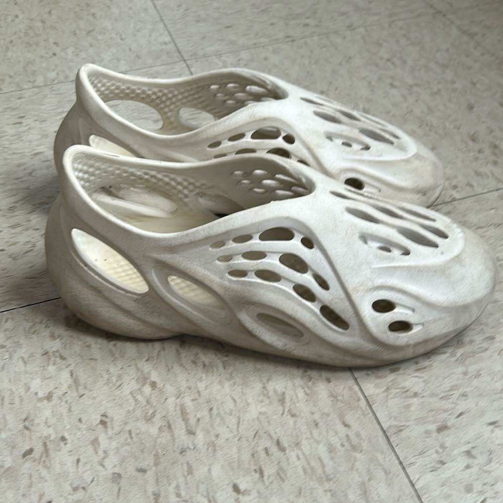 Yeezy foam runner